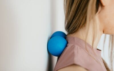 Need help with the nagging neck pain from sleeping? Try these 8 tips from a physical therapist